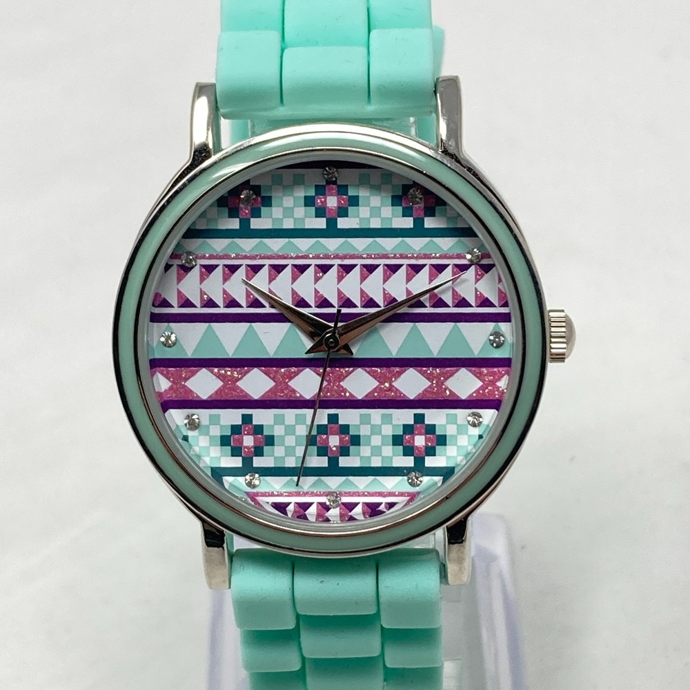 Winter Women's Watch 36mm Silver Tone Fair Isle Sweater Blue Pink New Battery